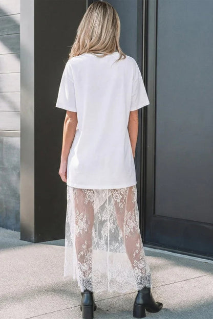 Stylish T-shirt and lace maxi skirt
